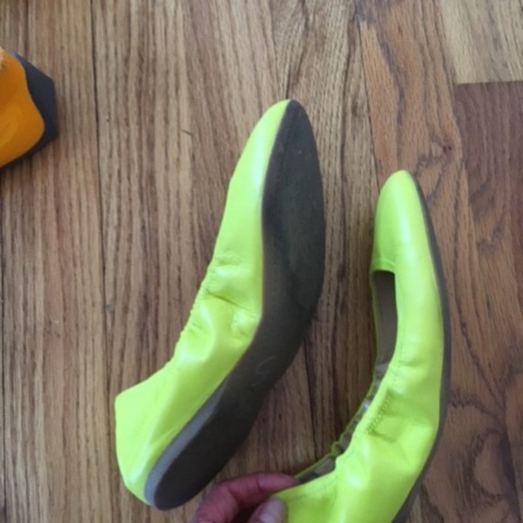 Y2K J crew leather yellow/green flats size 6 - Picture 2 of 4